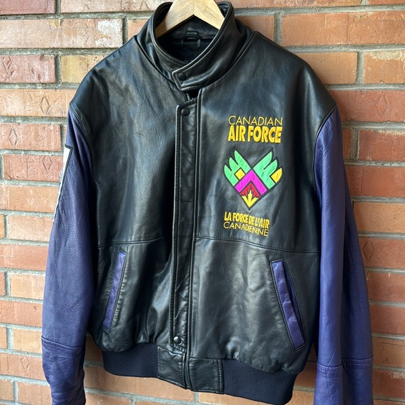 Vintage Canadian Skiing Embroidered Leather Jacket / Large / 90s / Air Born - Picture 4 of 10